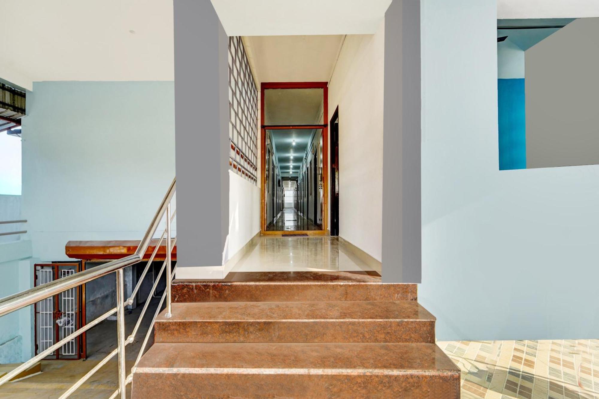 Super Hotel O Okkilipalayam コインバトール エクステリア 写真