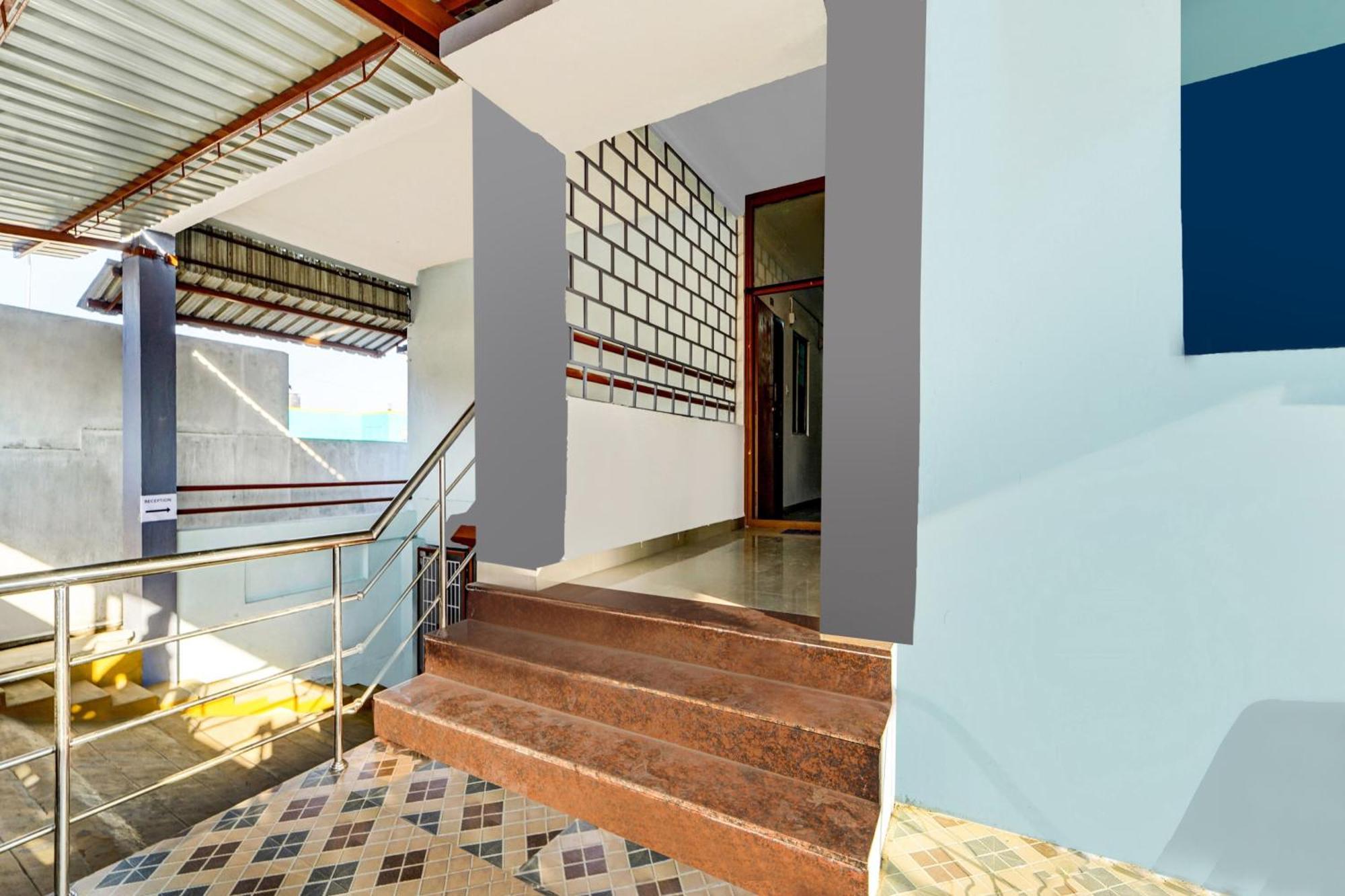 Super Hotel O Okkilipalayam コインバトール エクステリア 写真