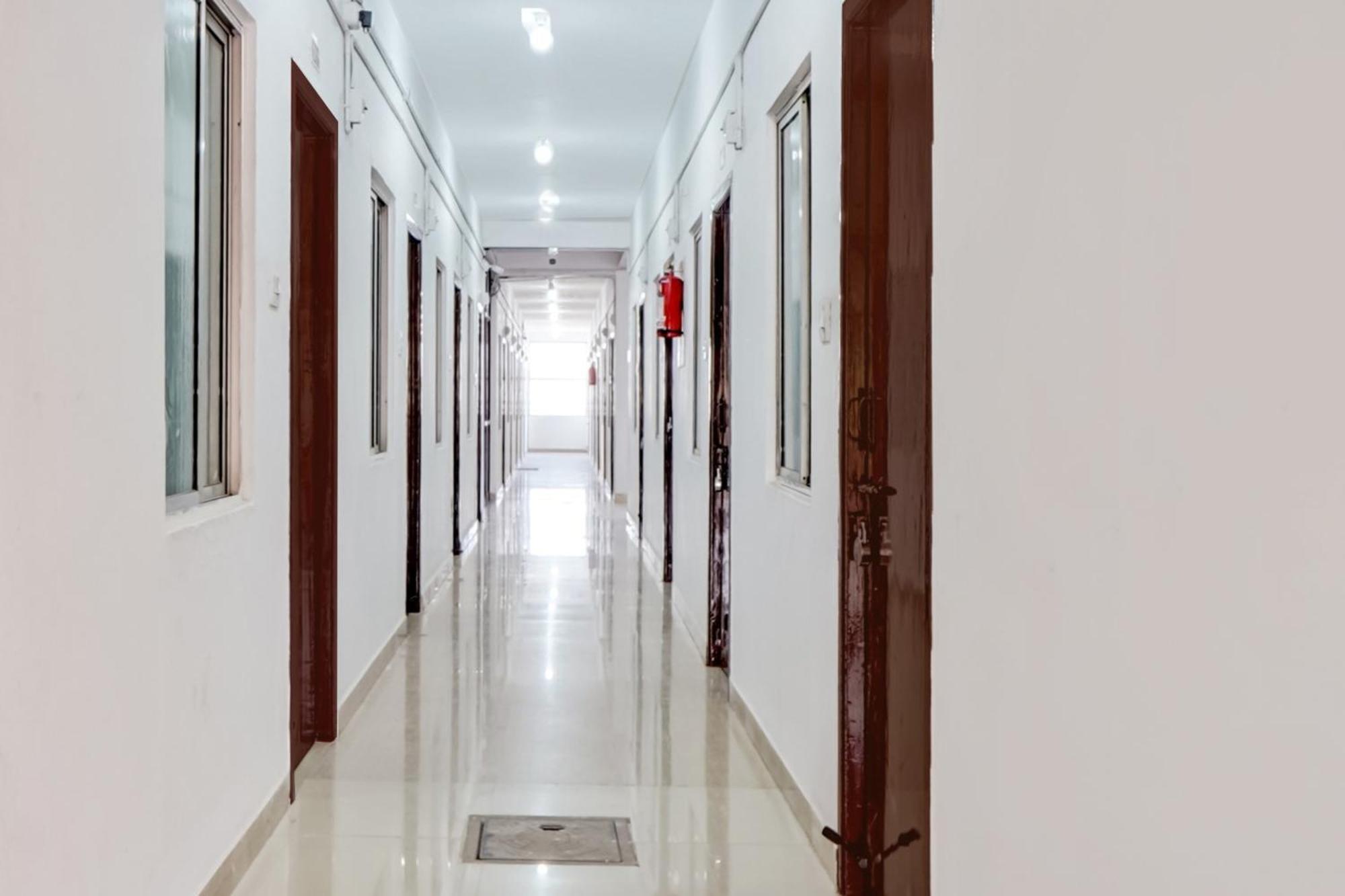 Super Hotel O Okkilipalayam コインバトール エクステリア 写真